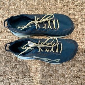 W’s Altra Mont Blanc 7.5